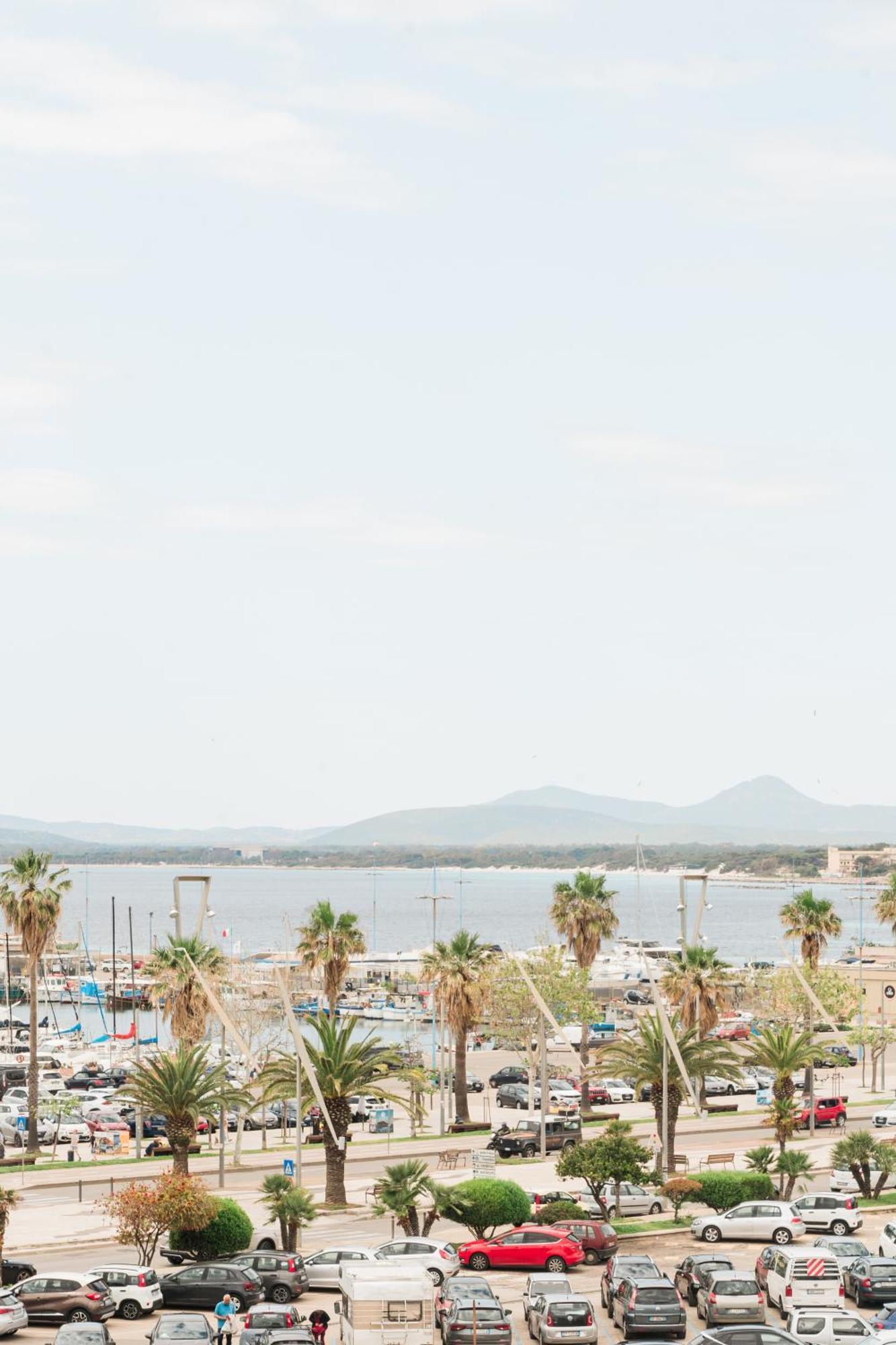 Appartamento Centrale Con Vista Mare Alghero Luaran gambar
